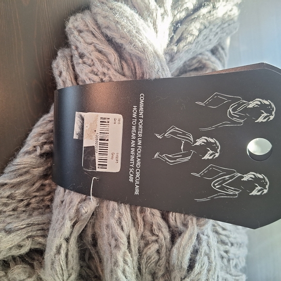 🖤 2 for 25$ Hat, headband, Scarf, and Gloves - Picture 2 of 10